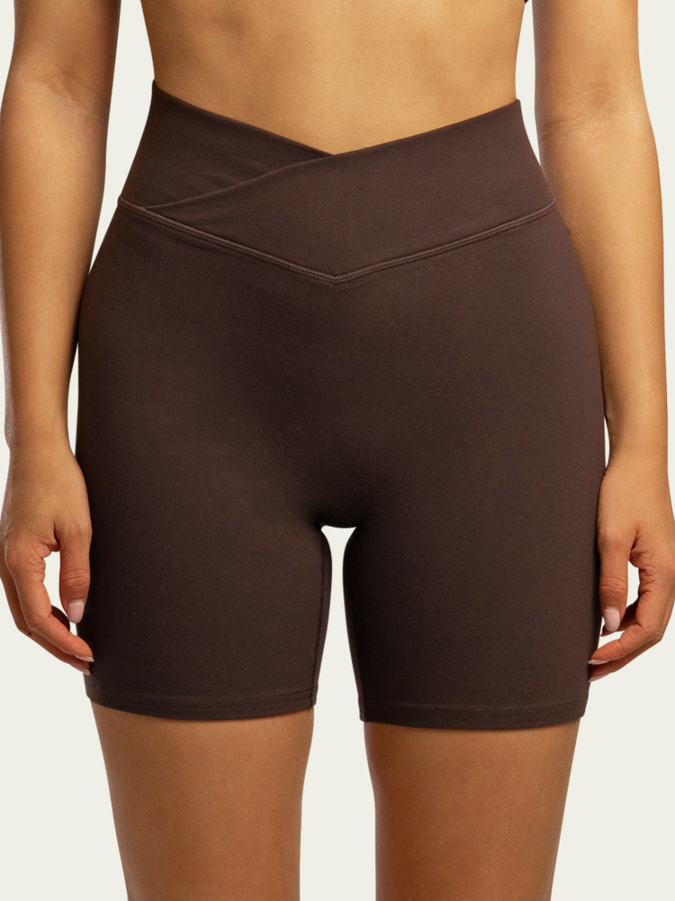 The V Short / Espresso