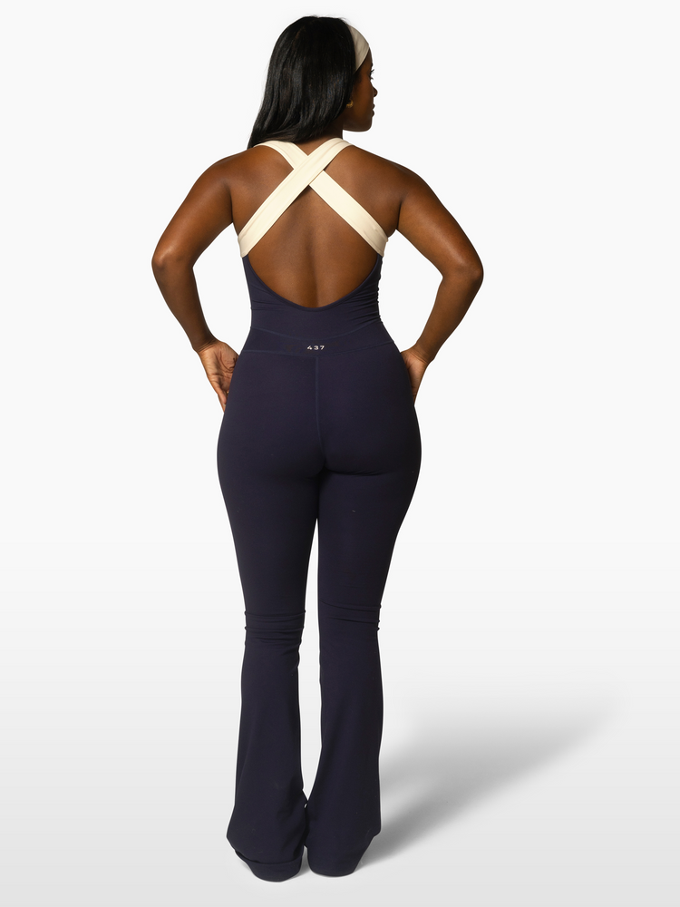 The Sculpt Onesie / Navy-Crème