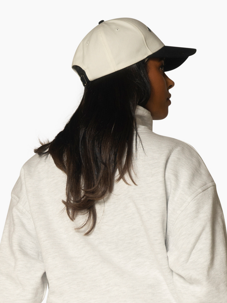 The Trucker Hat / White-Black