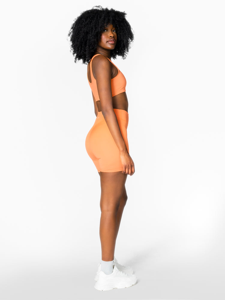 The Lift Short / Peach
