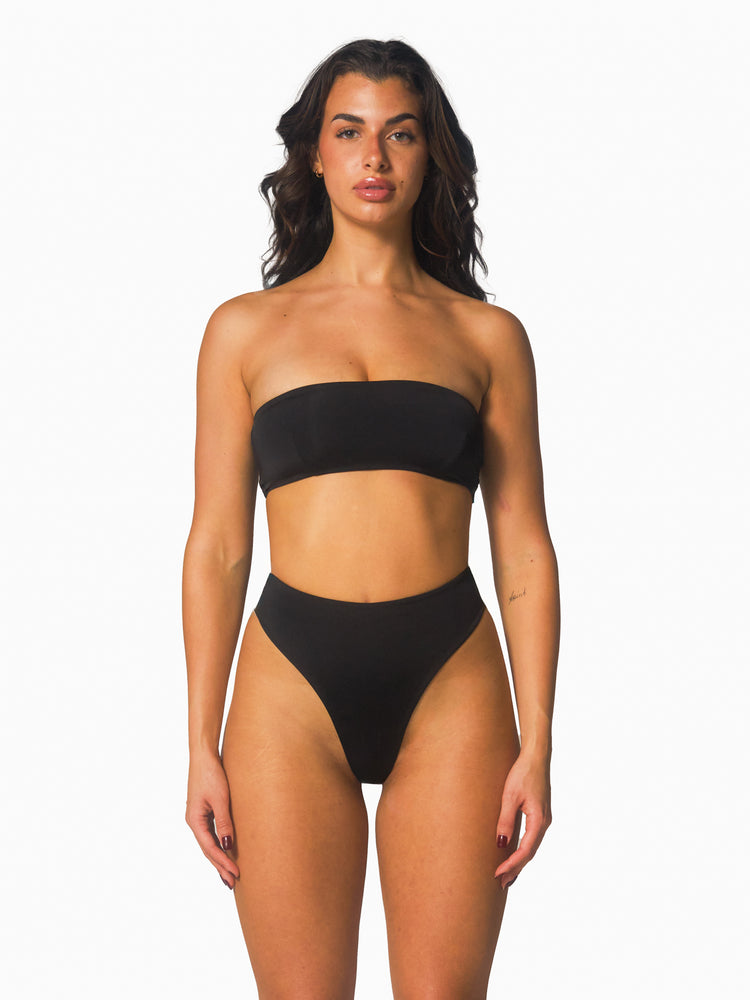 The Aubrey Bottoms / Black