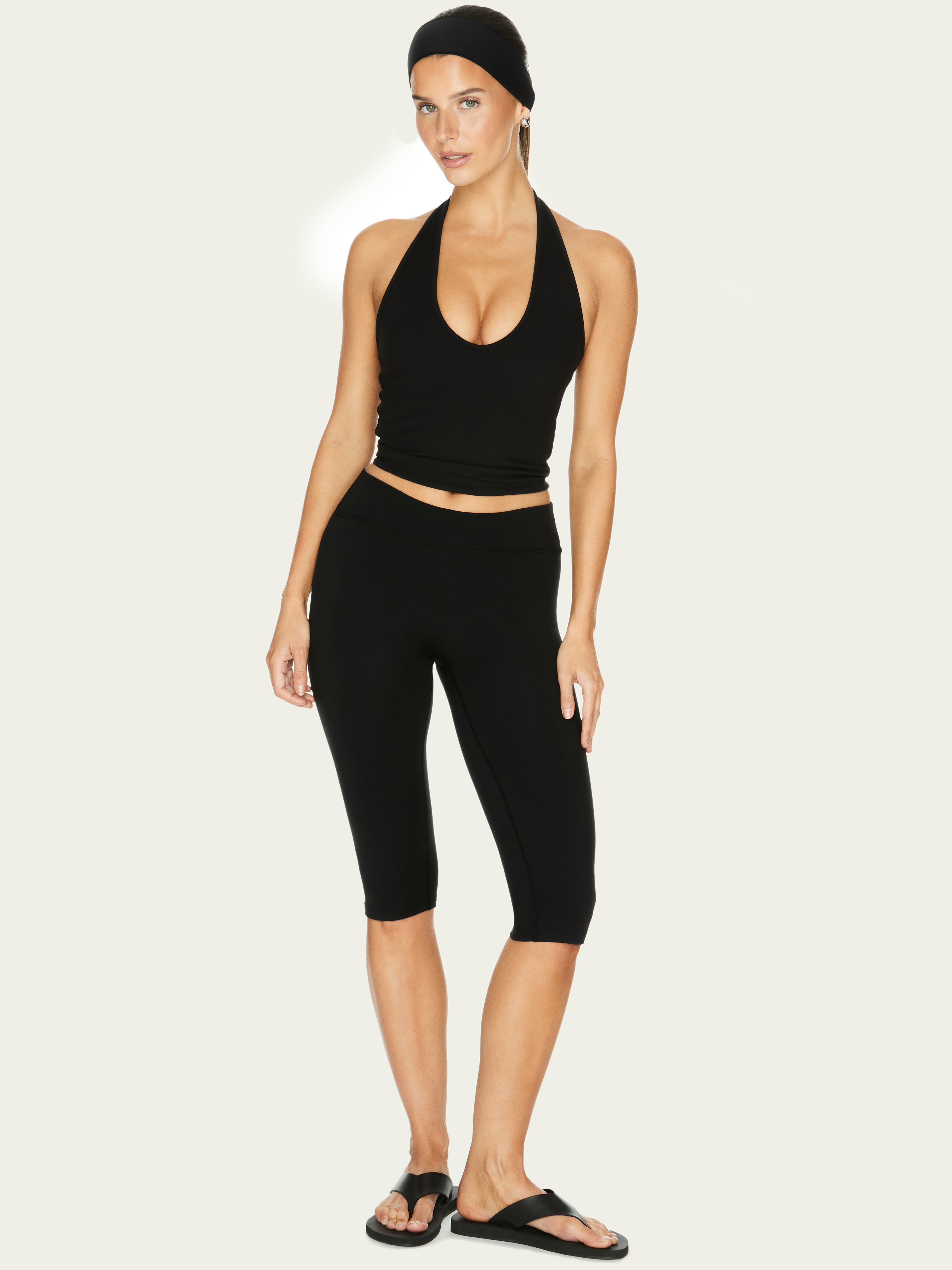 The Micro Capri Black