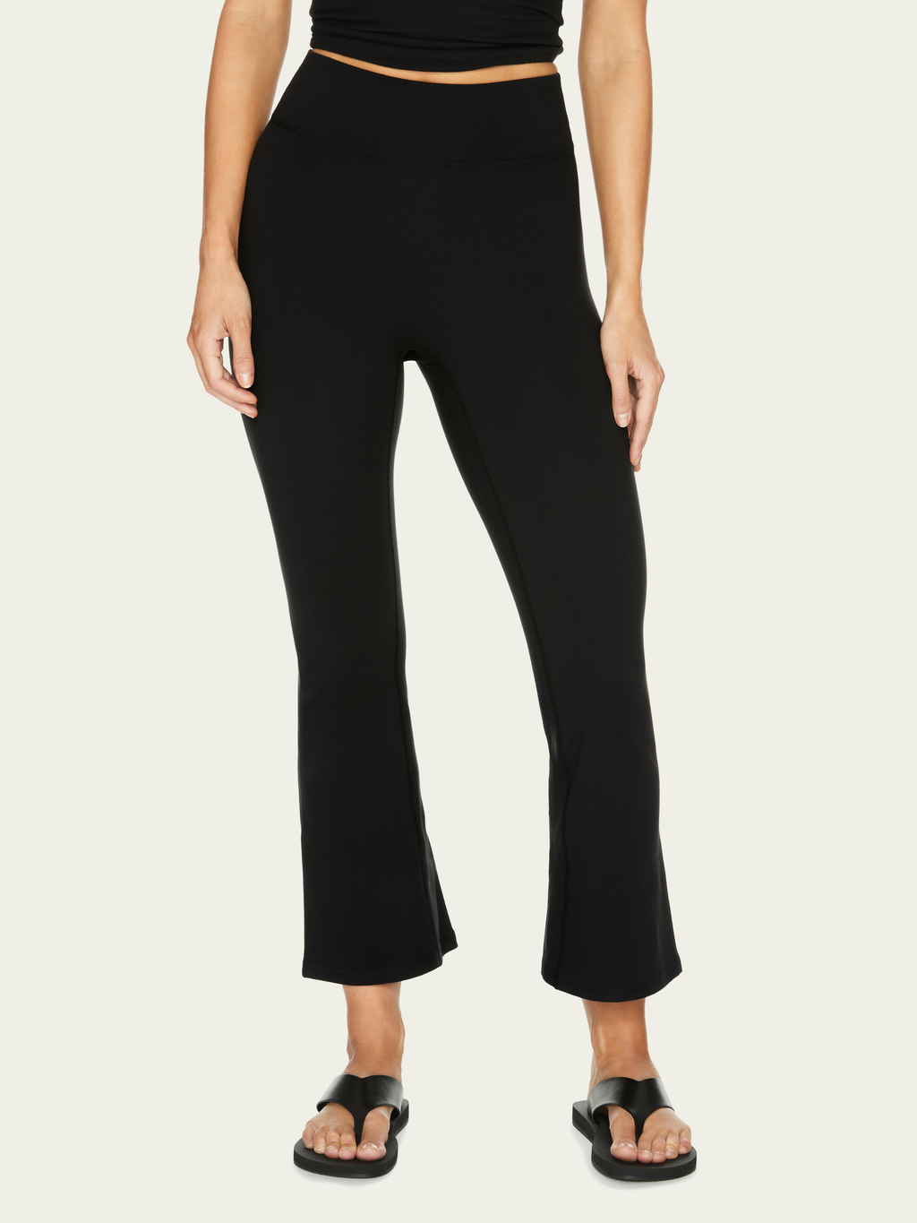 [PREORDER] The Perfect Capri Black