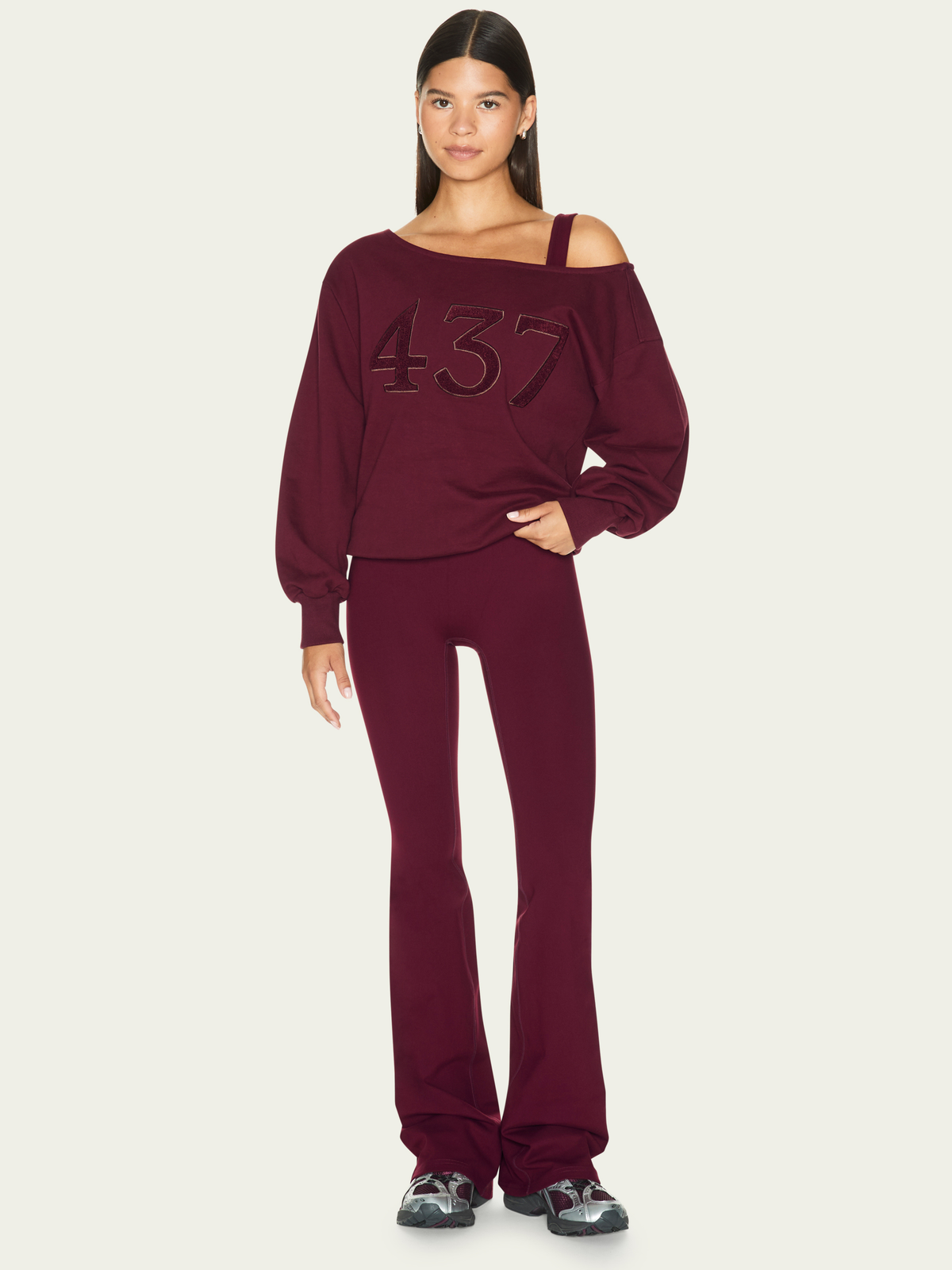 The Studio Sweatshirt Black Cherry
