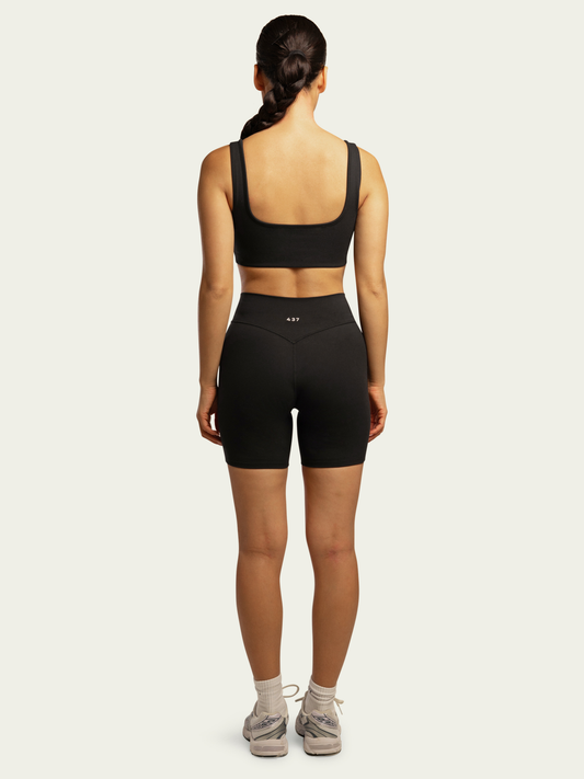 The V Short / Black