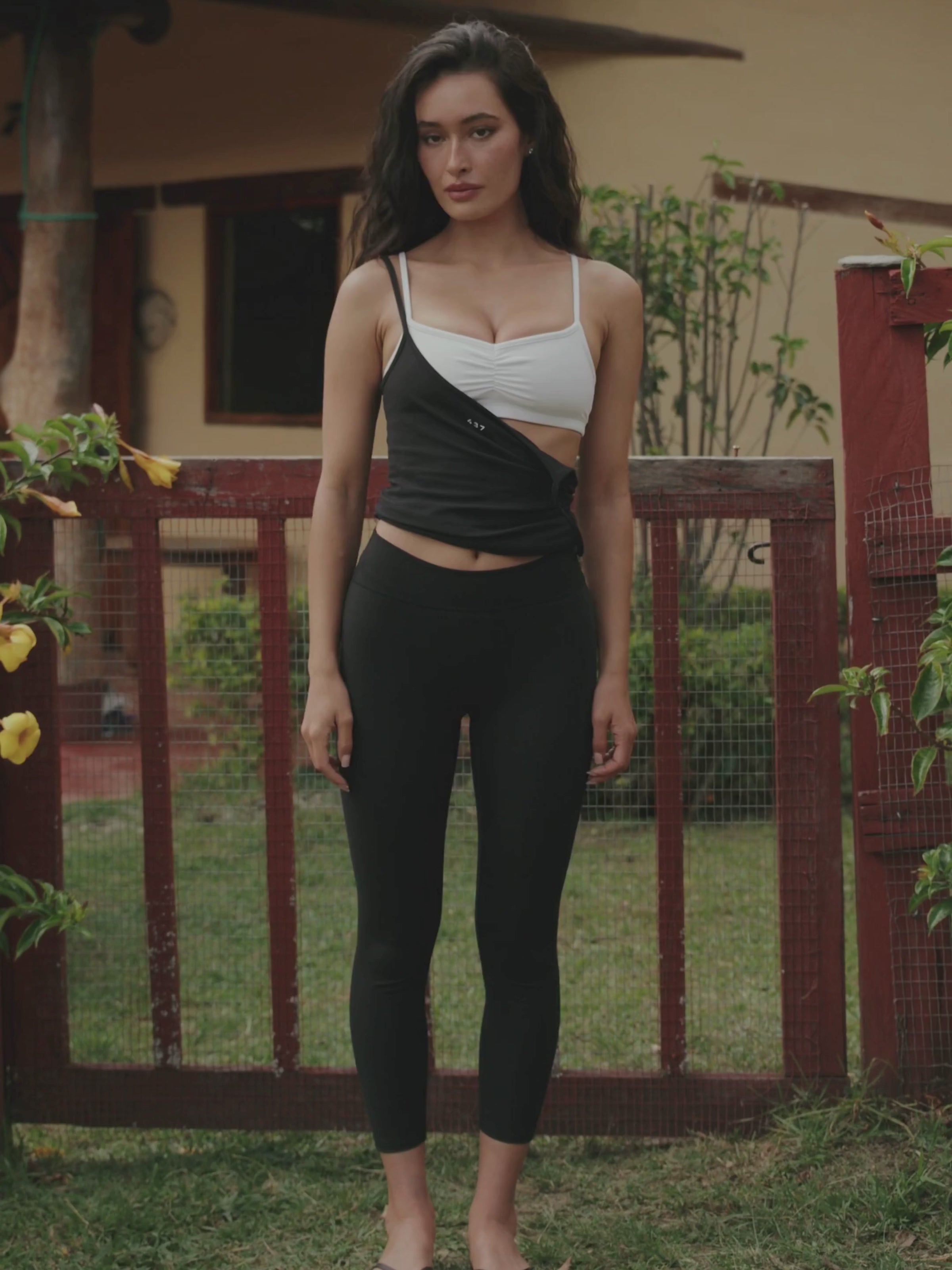 The Minimalist Tank Black